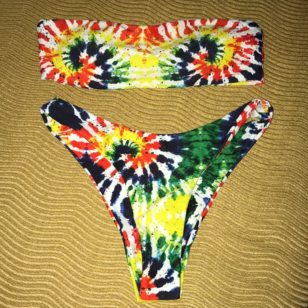 Super cute Tie-Dye Bandeau Bikini!!